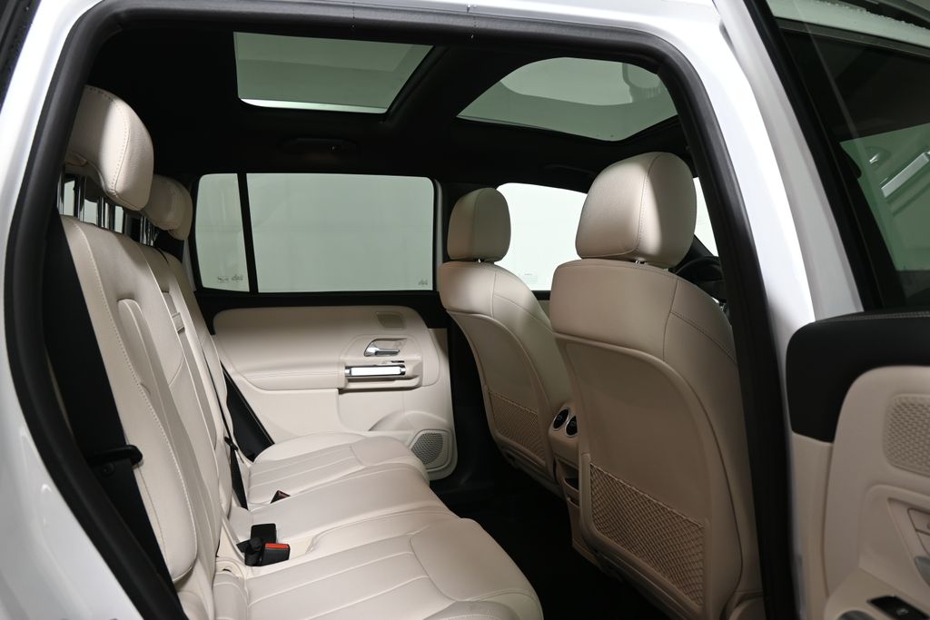 Thumbnail: 2026 Mercedes-Benz GLB - 21