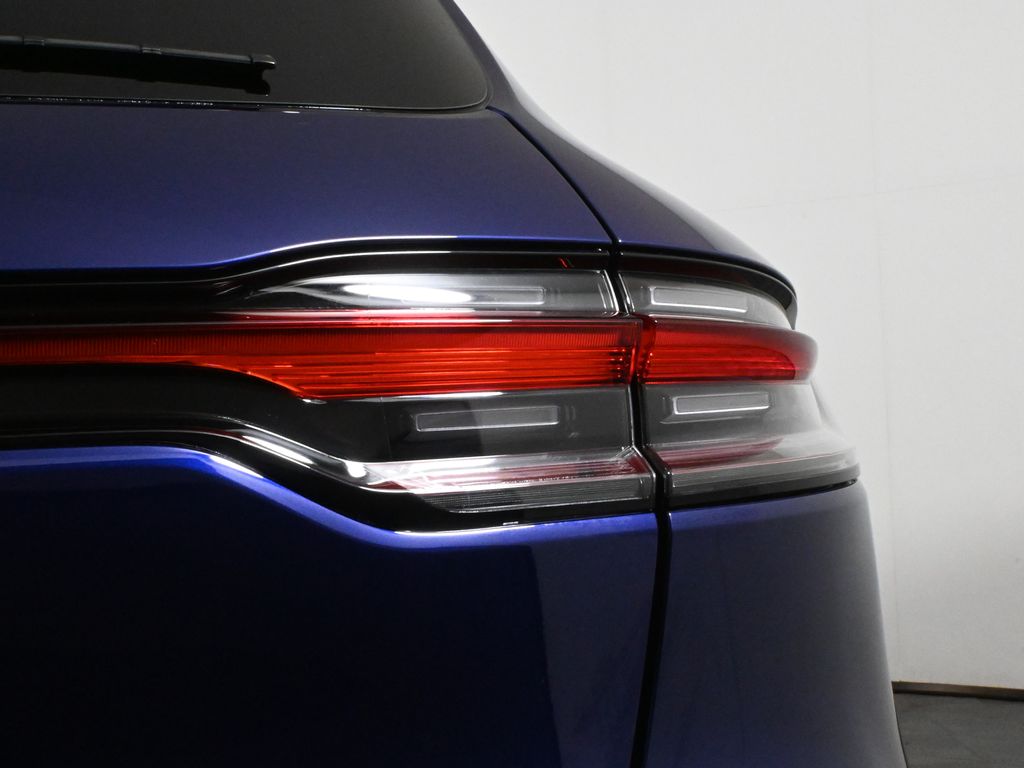 Thumbnail: 2025 Porsche Macan - 14