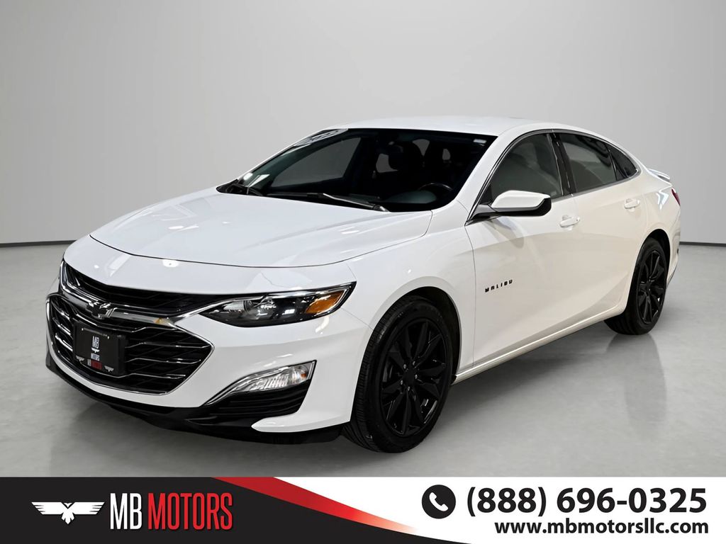 White 2022 Chevrolet Malibu Sedan Front-Wheel Drive Continuously Variable Transmission