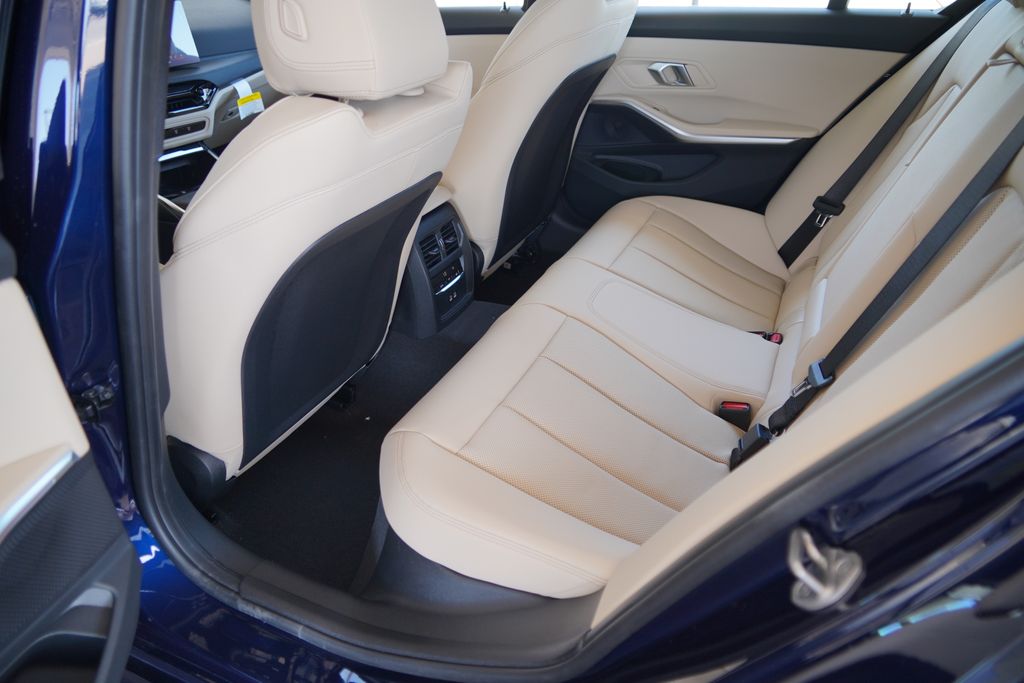Thumbnail: 2026 BMW 3 Series - 26
