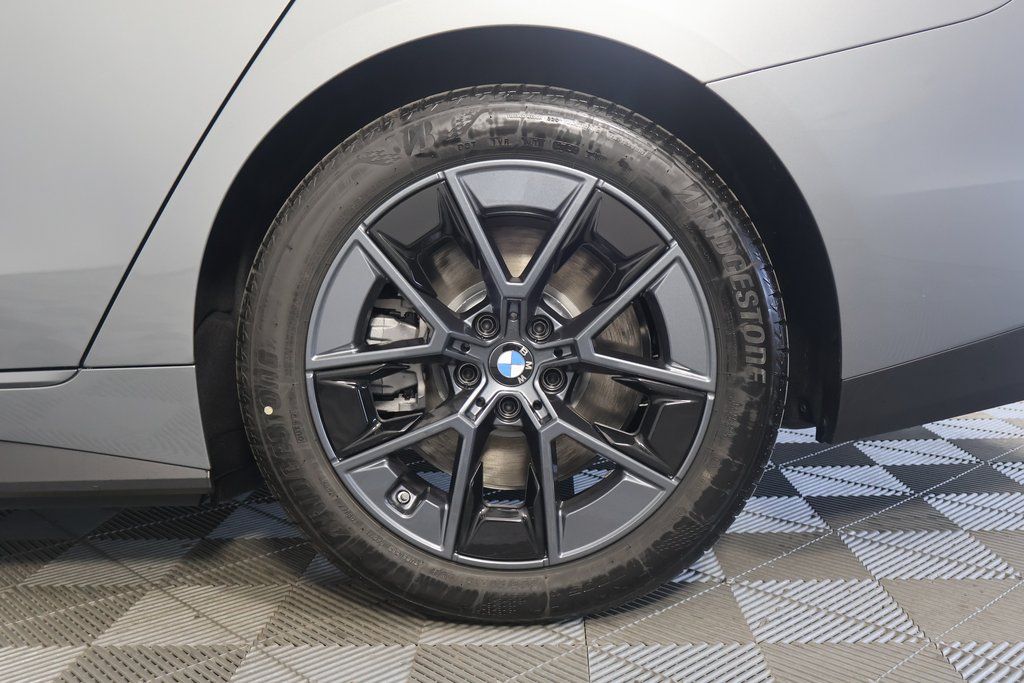 2025 BMW i4 eDrive40 10