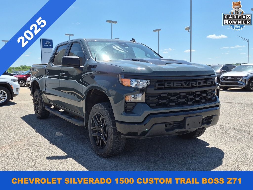 2025 Chevrolet Silverado 1500 Custom Trail Boss Crew Cab 4WD