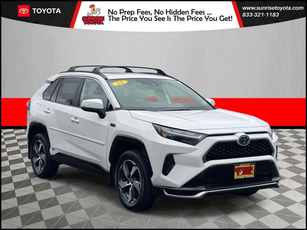 2023 Toyota RAV4 SE's photo