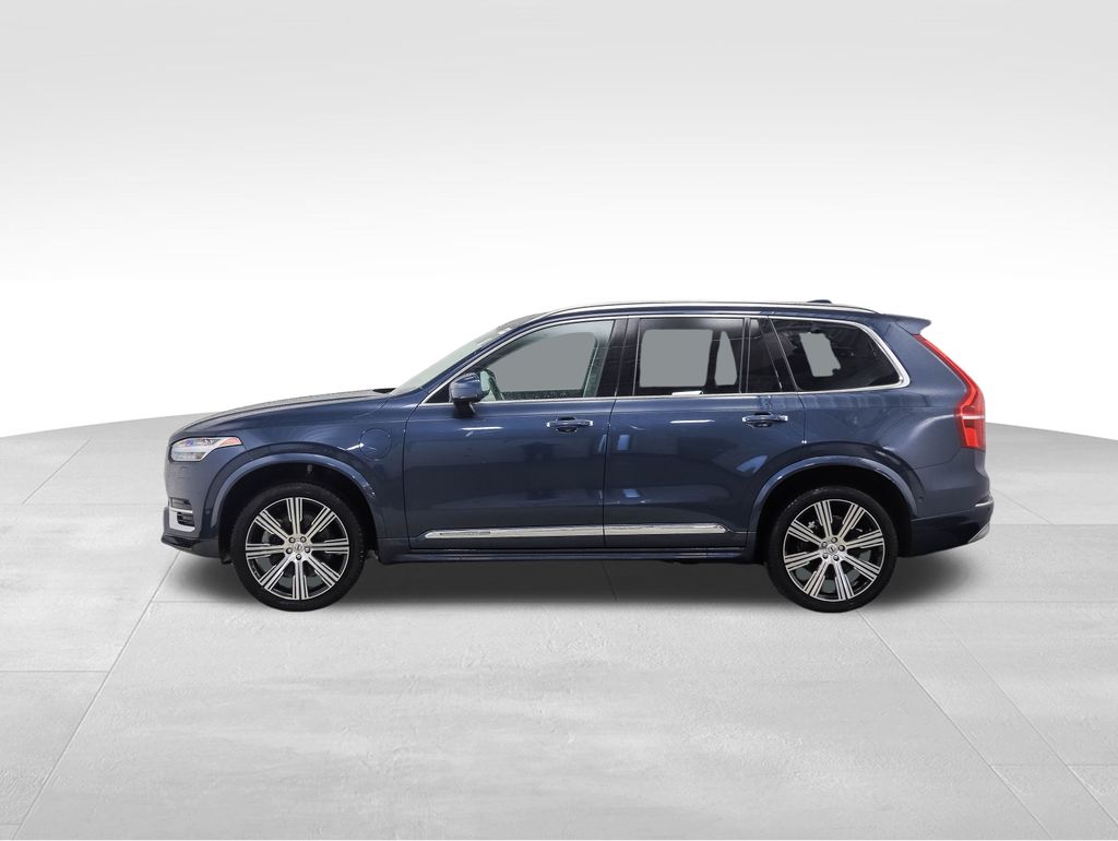 2022 Volvo XC90 T8 Inscription 2