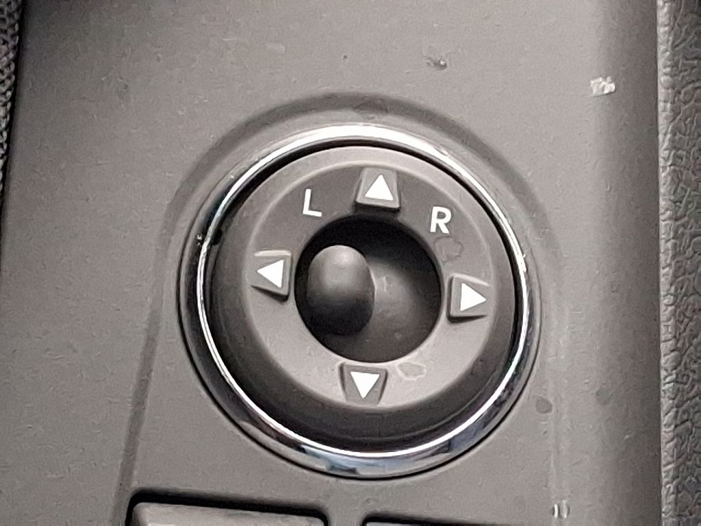 Thumbnail: 2013 Hyundai Elantra - 24