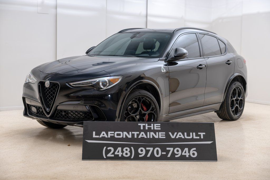 2023 Alfa Romeo Stelvio Quadrifoglio AWD