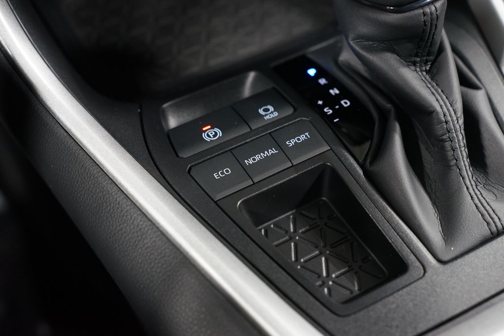 Thumbnail: 2025 Toyota RAV4 - 22