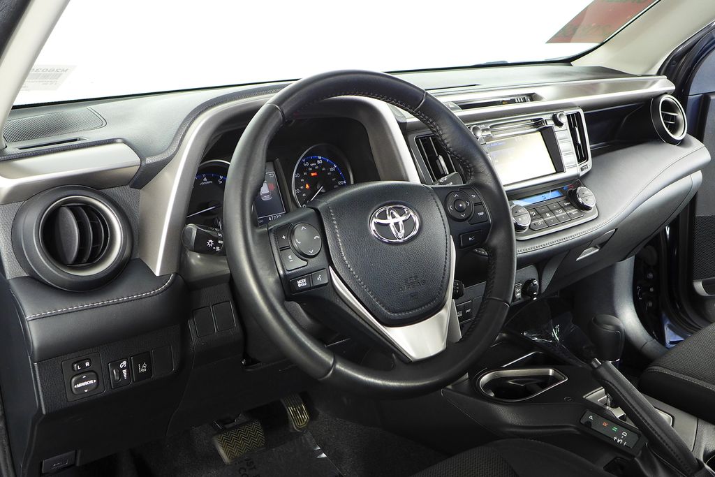 Thumbnail: 2018 Toyota RAV4 - 31