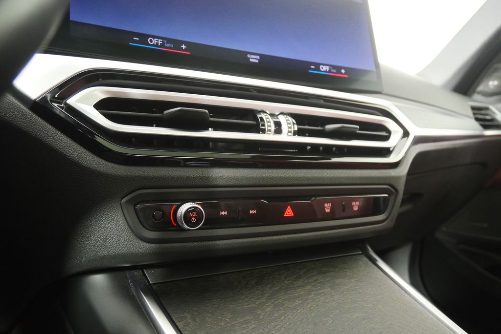 Thumbnail: 2023 BMW 3 Series - 23