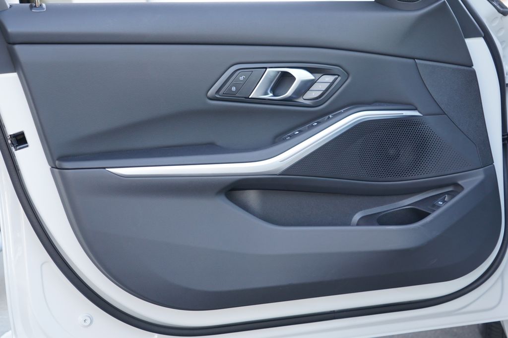 Thumbnail: 2026 BMW 3 Series - 11