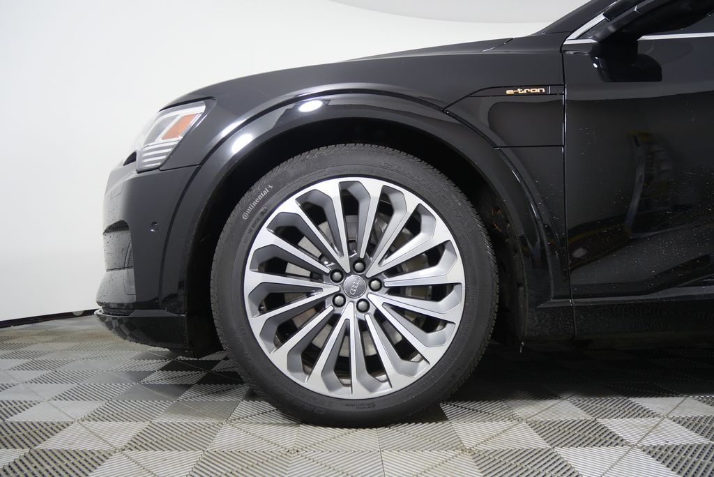 Thumbnail: 2019 Audi e-tron - 7