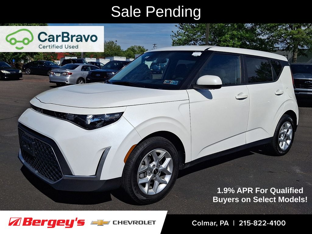 Snow White Pearl 2023 Kia Soul SUV / Crossover Front-Wheel Drive Continuously Variable Transmission