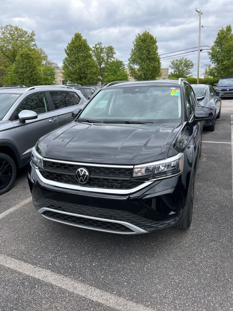 used 2024 Volkswagen Taos car