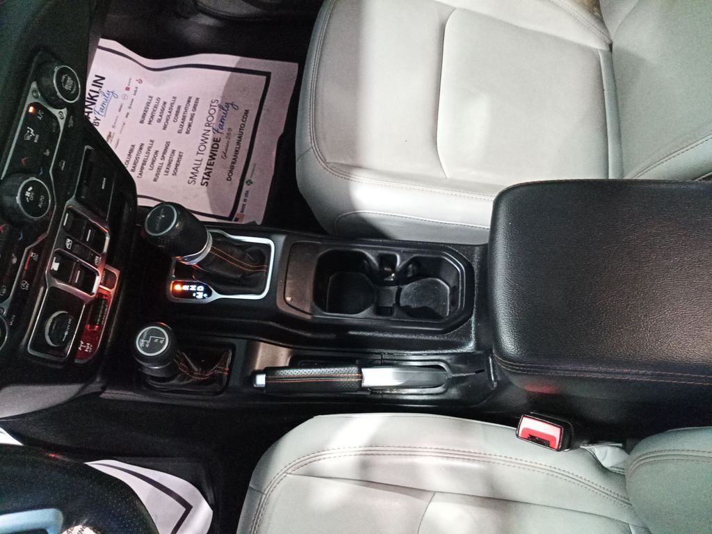 Used 2020 Gray Jeep Mojave image 25