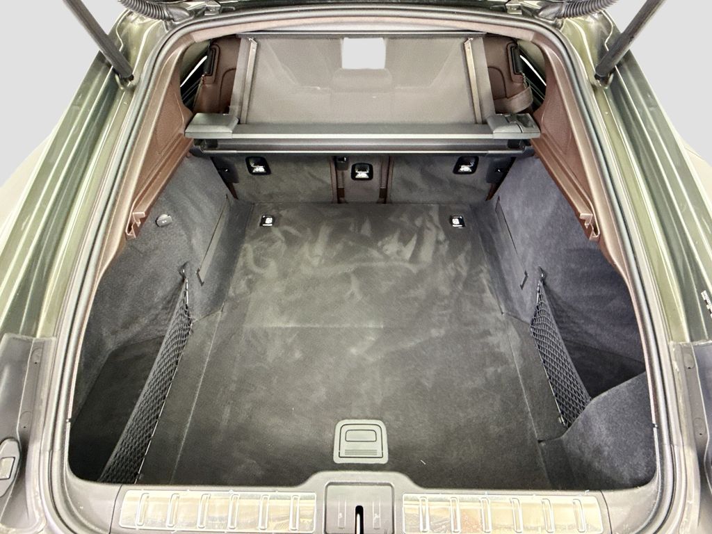 Thumbnail: 2025 Porsche Panamera - 27