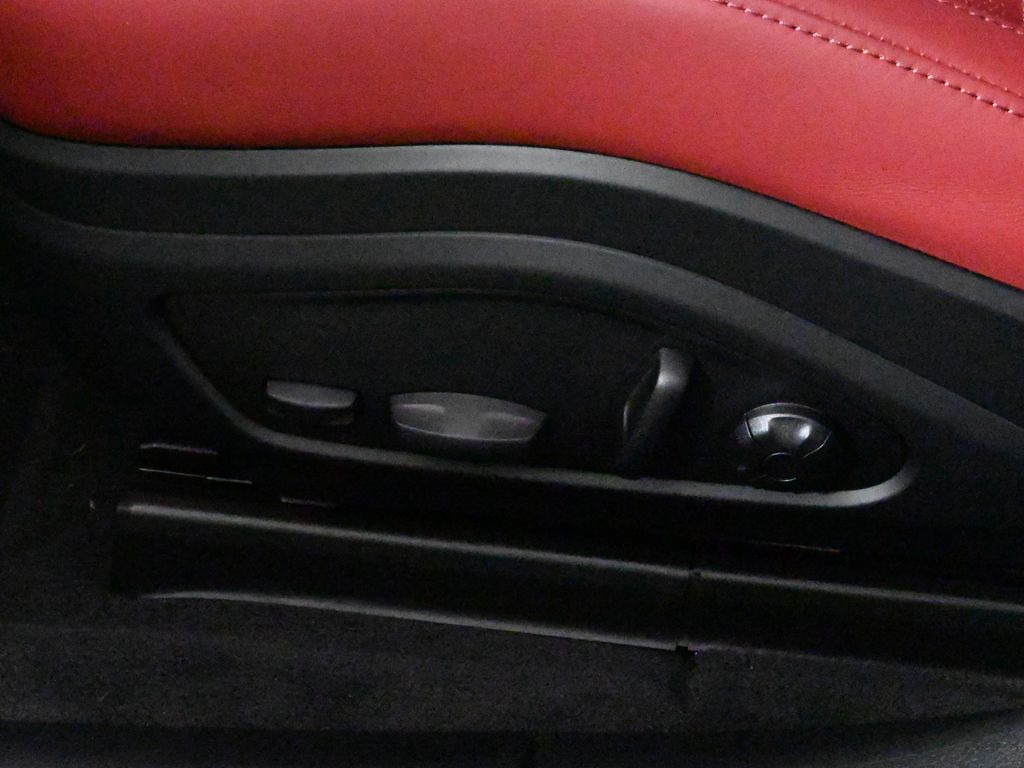 Thumbnail: 2026 Porsche Panamera - 29