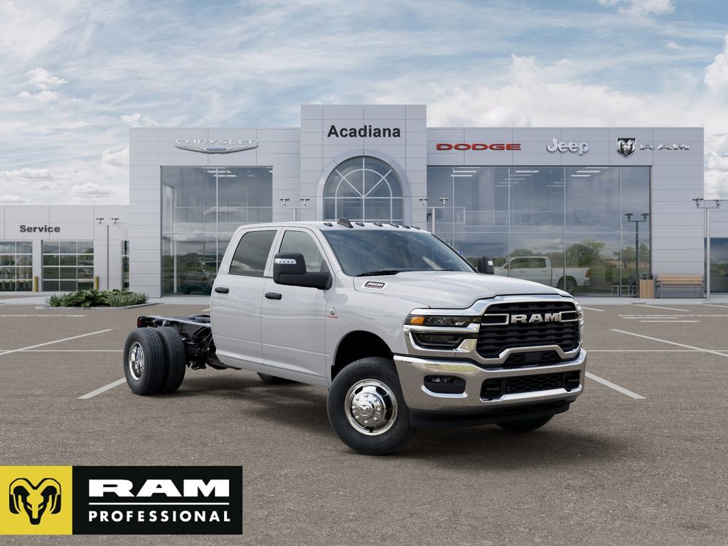Bright White Clearcoat 2026 RAM 3500 Chassis Pickup Truck Four-Wheel Drive 8-Speed Automatic