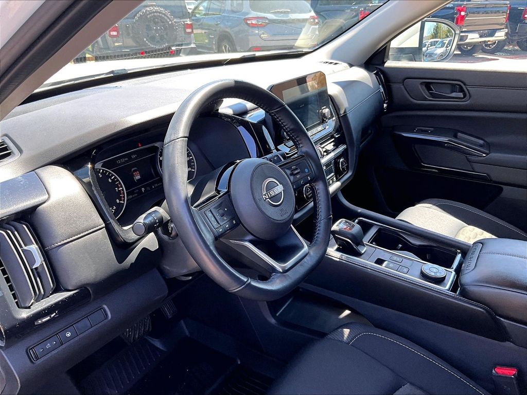 2023 Nissan Pathfinder — photo 8