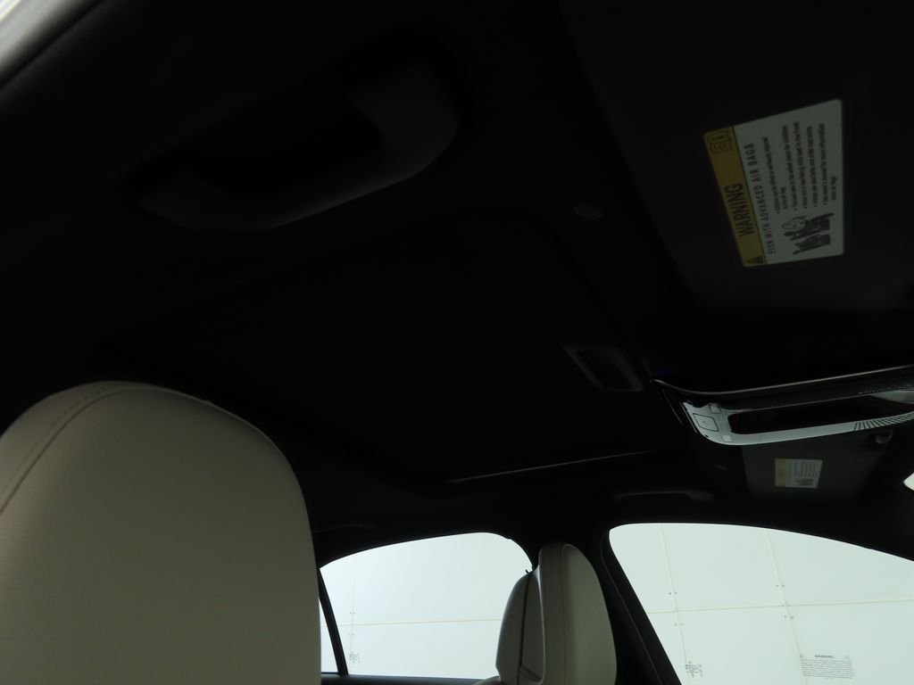 Thumbnail: 2025 Mercedes-Benz C-Class - 16