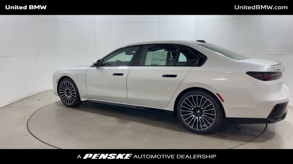 Thumbnail: 2025 BMW 7 Series - 6