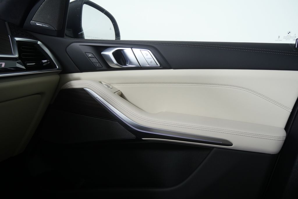 Thumbnail: 2026 BMW X7 - 28