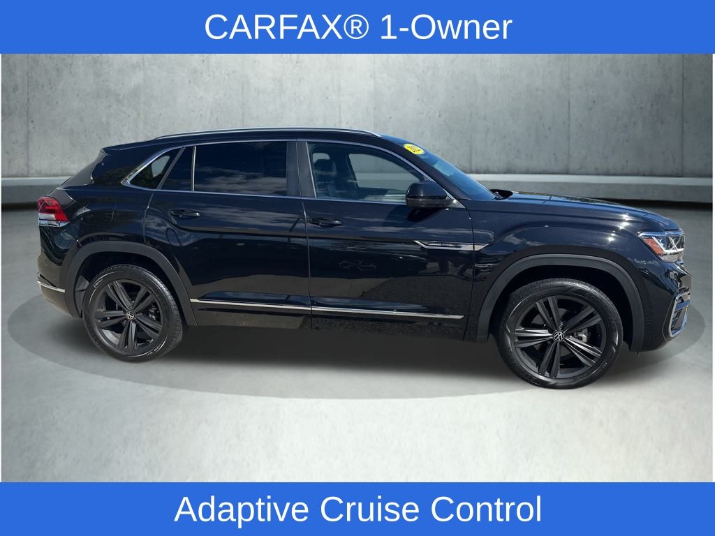 2022 Volkswagen Atlas Cross Sport V6 SEL R-Line photo 3