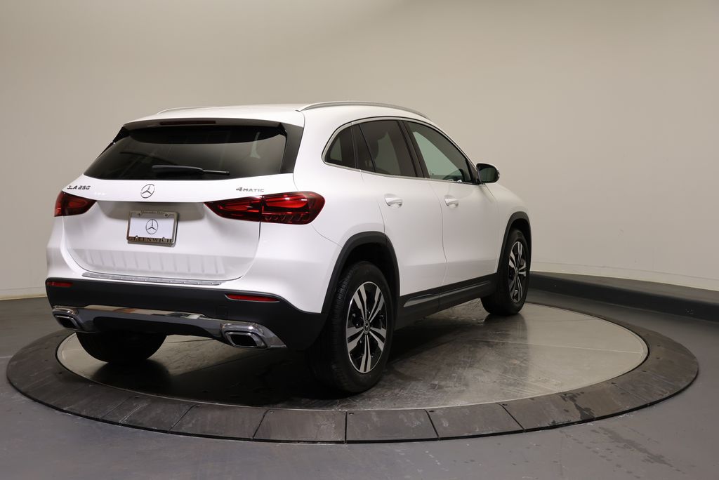 Thumbnail: 2026 Mercedes-Benz GLA - 7