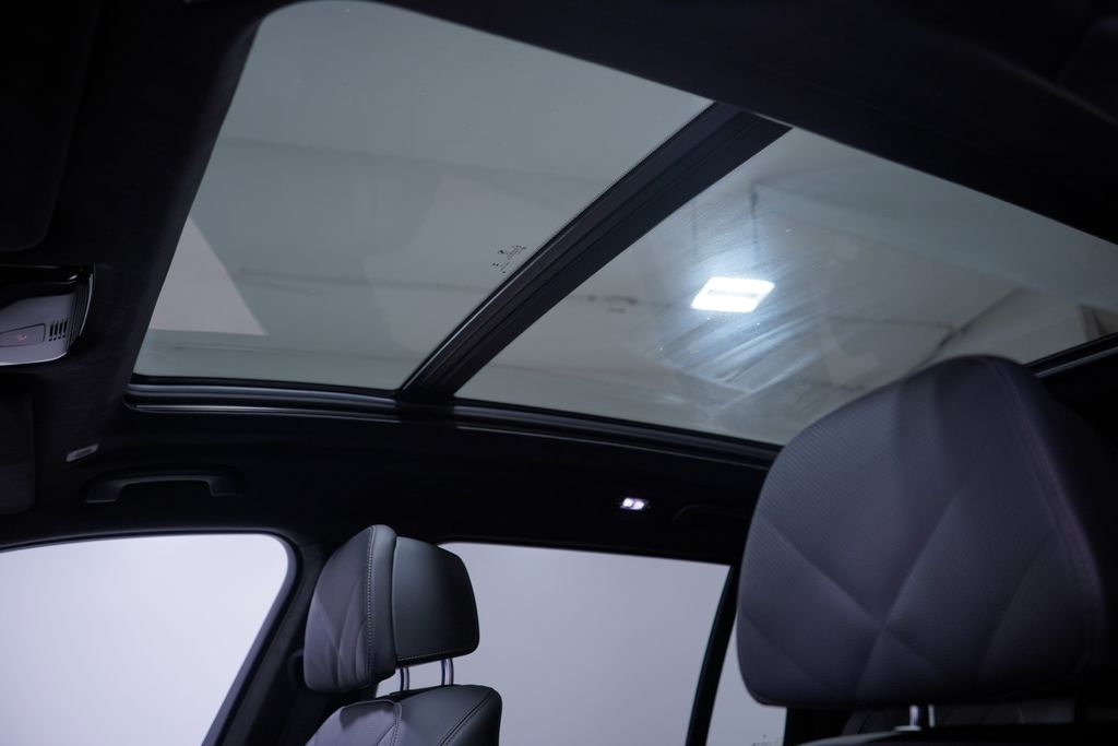 Thumbnail: 2024 BMW X7 - 8