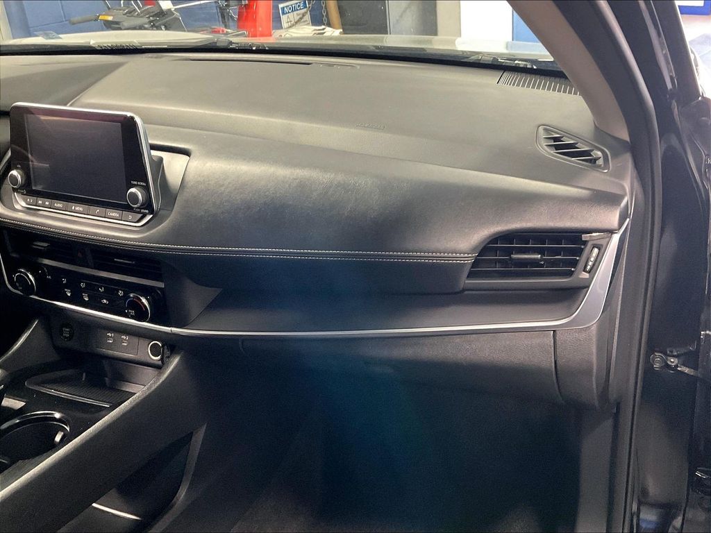 2024 Nissan Rogue — photo 13