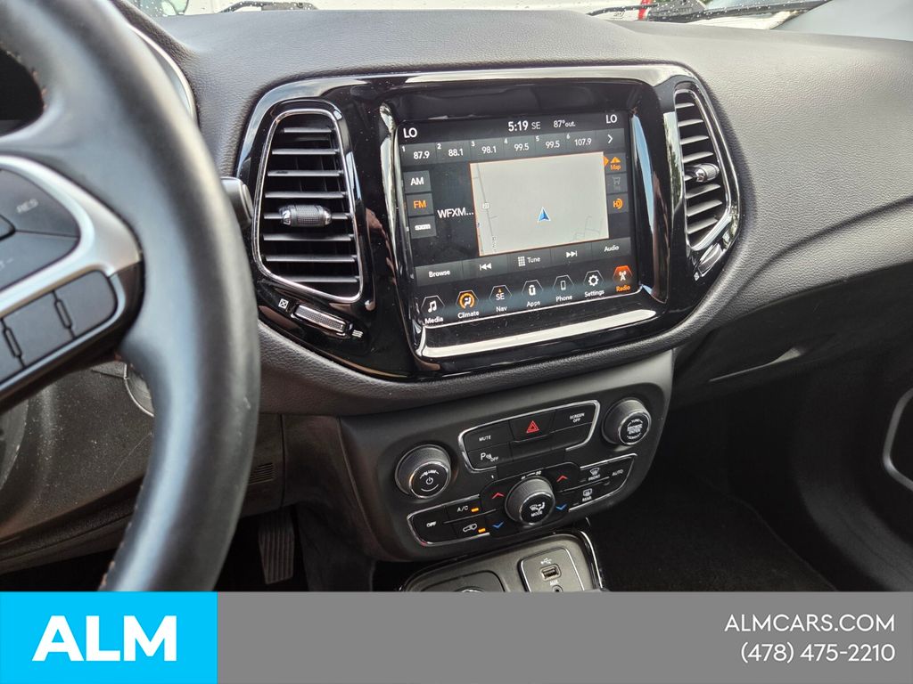 Used 2018 White Jeep Limited image 24