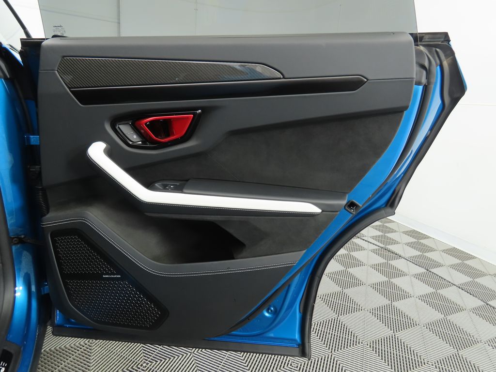 Thumbnail: 2025 Lamborghini Urus - 25