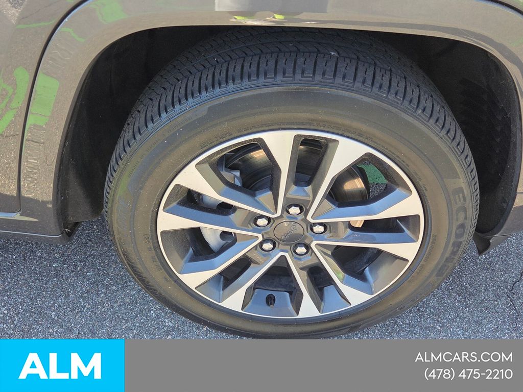 Used 2023 Gray Jeep Overland 4xe image 19