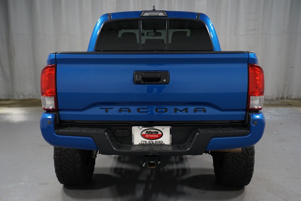 Thumbnail: 2016 Toyota Tacoma - 7