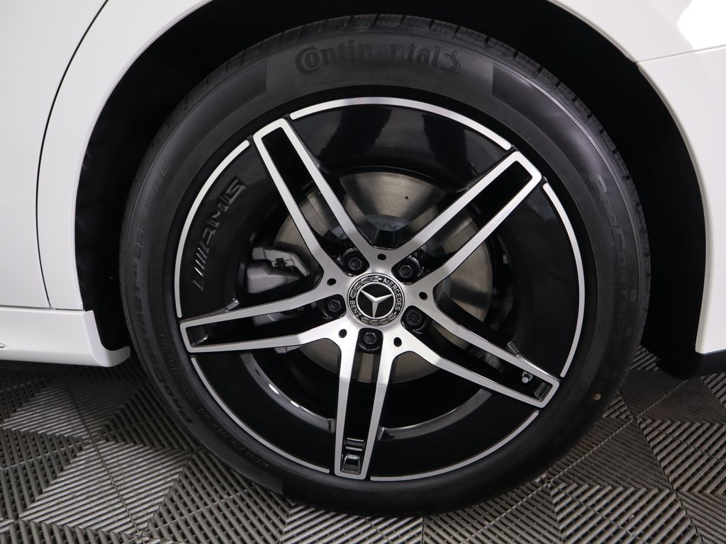 Thumbnail: 2025 Mercedes-Benz E-Class - 32