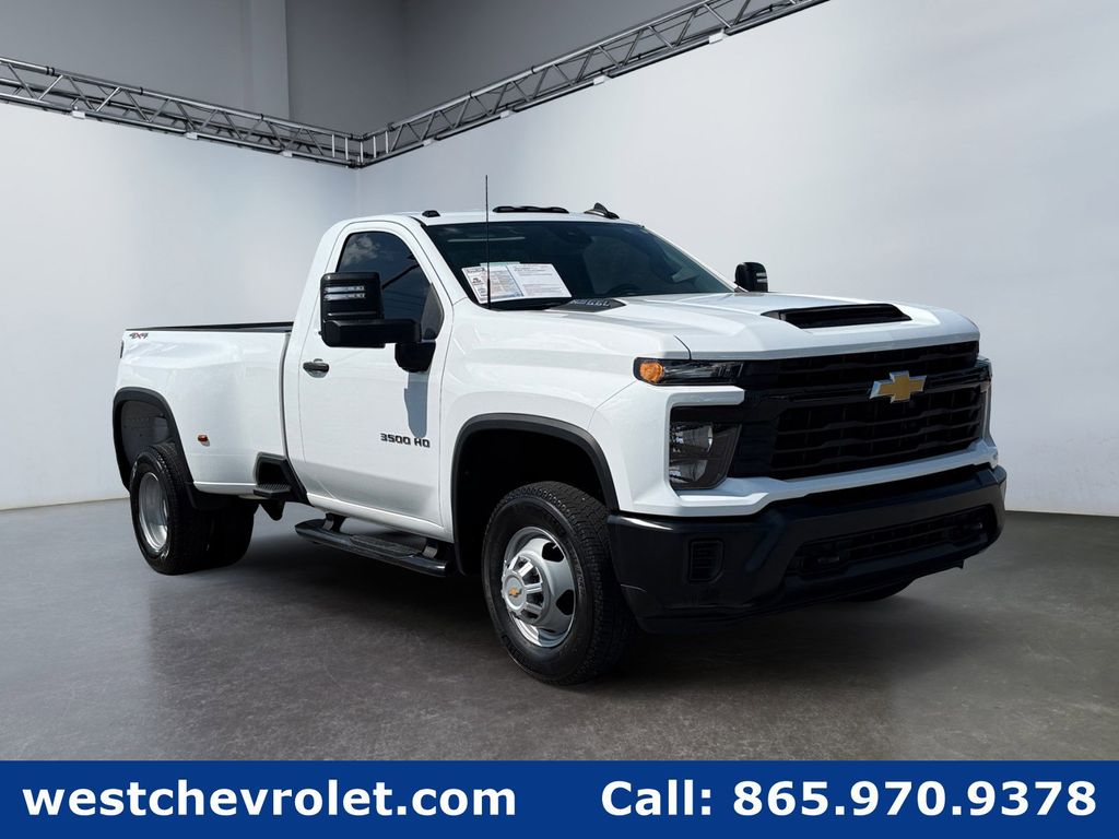 Summit White 2025 Chevrolet Silverado 3500HD Pickup Truck Four-Wheel Drive Automatic