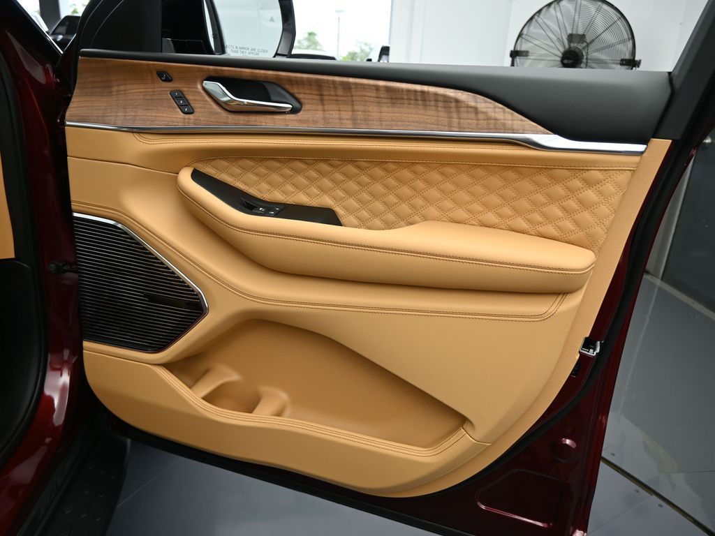 New 2025 Velvet Red Pearlcoat Jeep Summit Reserve image 48