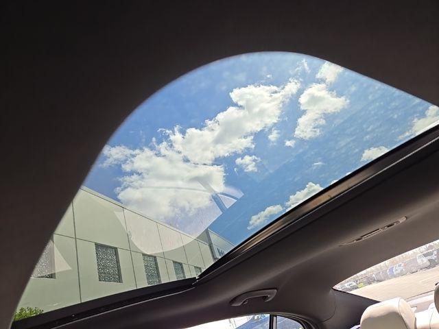 2025 Genesis G70  16