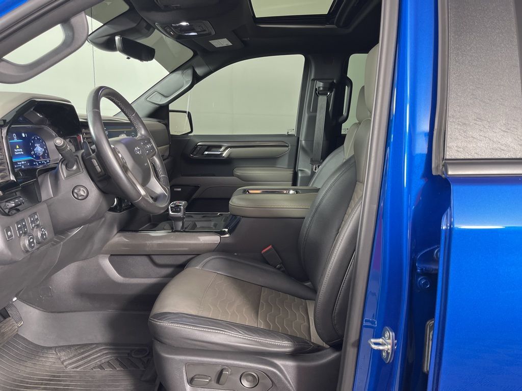 Thumbnail: 2022 Chevrolet Silverado 1500 - 22