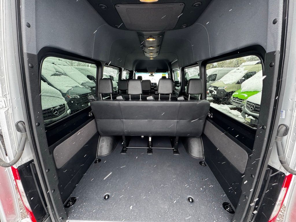 2019 Mercedes-Benz Sprinter 2500 Passenger 170 WB 19