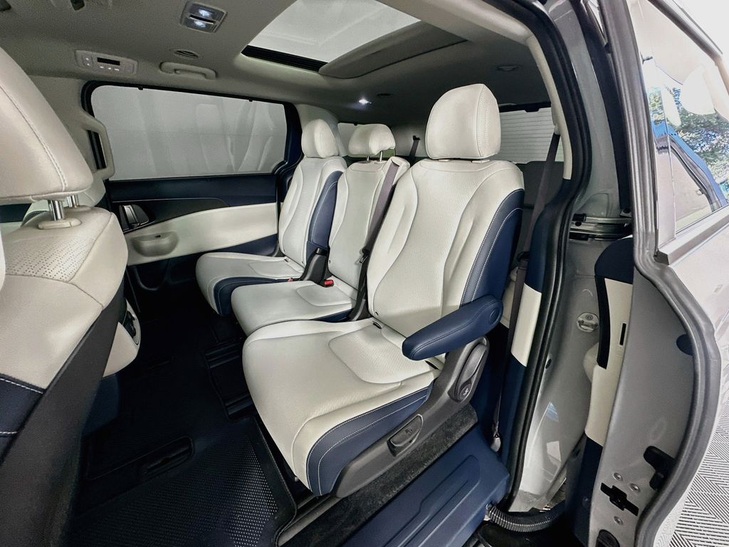 Thumbnail: 2026 Kia Carnival - 25