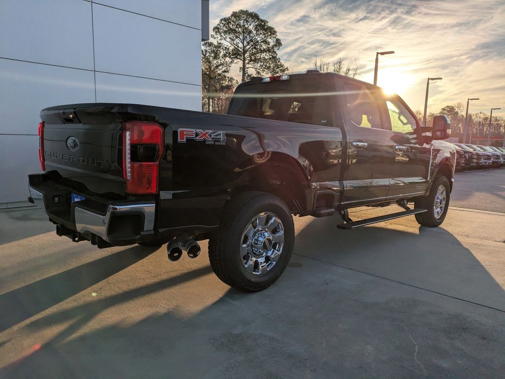 2026 Ford F-350 Super Duty LARIAT