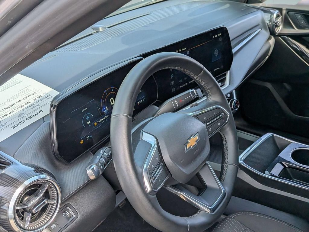 2025 Chevrolet Equinox LT - Photo 11
