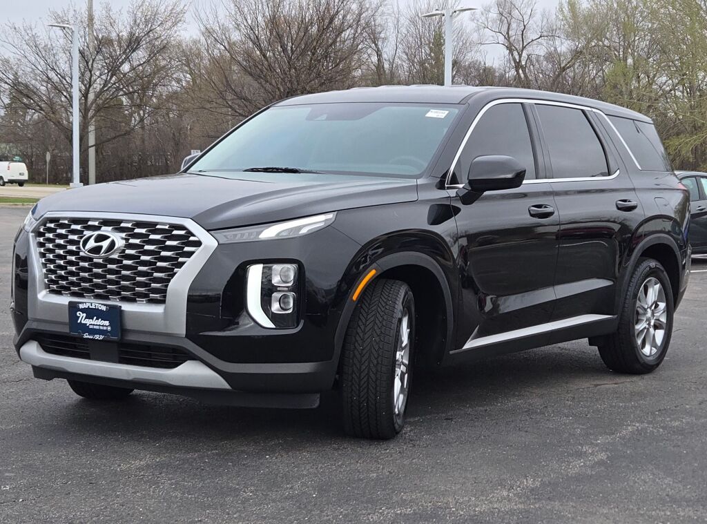 View vehicle photo 5