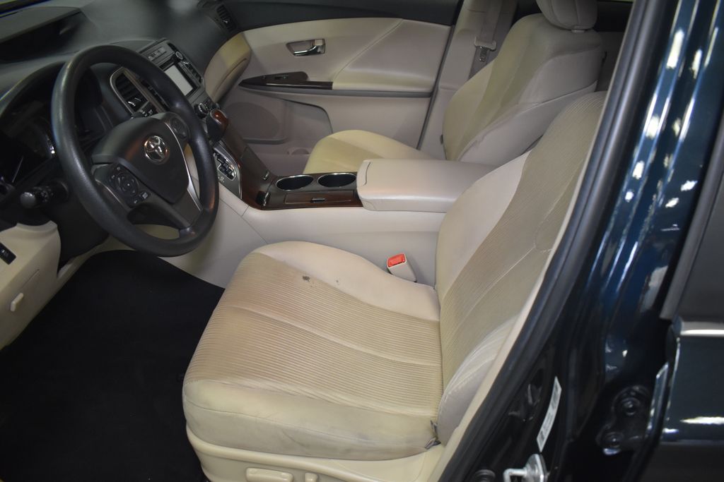 Thumbnail: 2013 Toyota Venza - 25