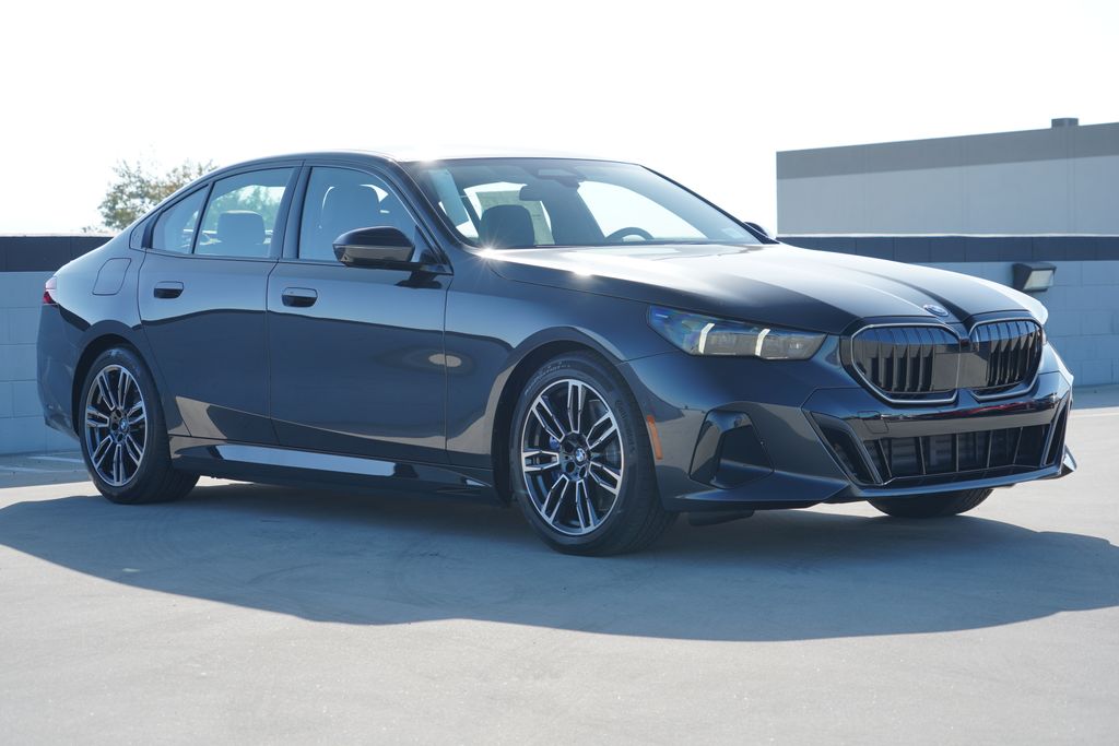 Thumbnail: 2027 BMW 5 Series - 3