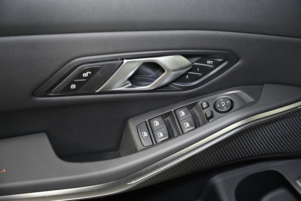 Thumbnail: 2026 BMW 3 Series - 22