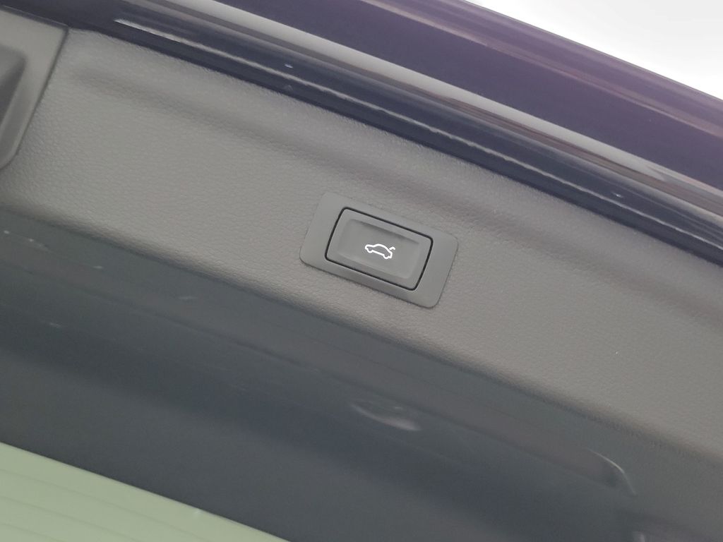 Thumbnail: 2022 Audi Q3 - 11