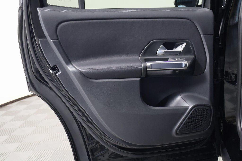 Thumbnail: 2025 Mercedes-Benz GLB - 12