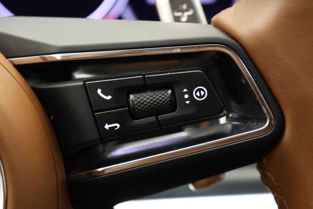 Thumbnail: 2022 Porsche Panamera - 20