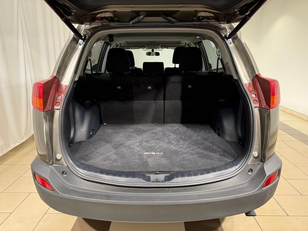 Thumbnail: 2015 Toyota RAV4 - 9